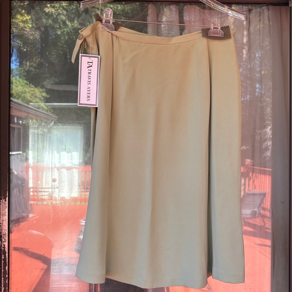 Travis Ayers Green Blazer and Skirt Set - Picture 3 of 4